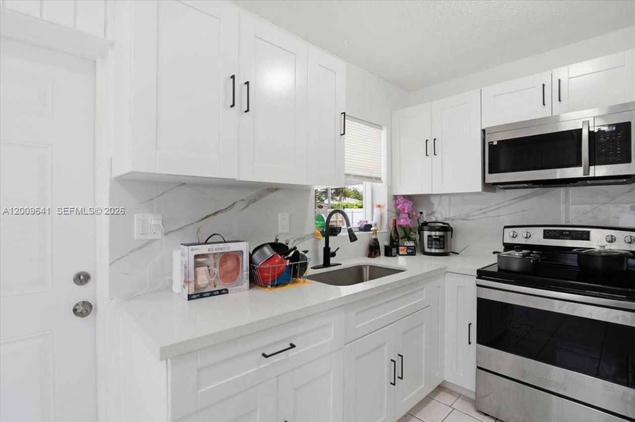18711 SW 308th St, Homestead, FL 33030 Photo