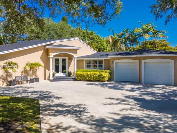 14011 SW 21st St, Davie, FL 33325