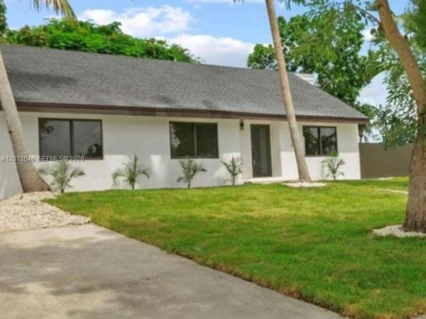 20620 SW 120th Pl , Miami, FL 33177