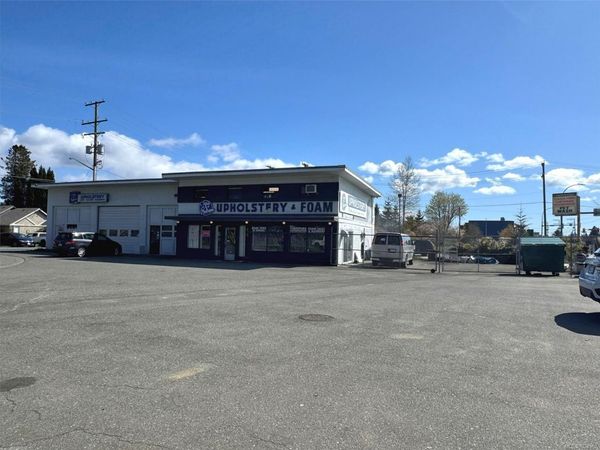 2070 Island Hwy , Campbell River, BC V9W 2G4