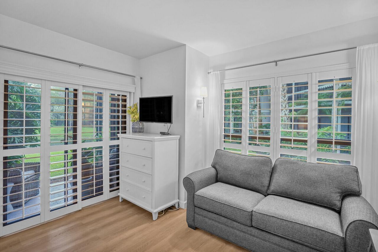 11863 Wimbledon Circle, Unit 423, Wellington, FL 33414 Photo