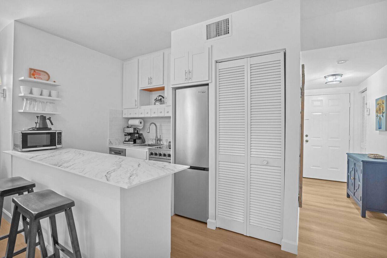 11863 Wimbledon Circle, Unit 423, Wellington, FL 33414 Photo