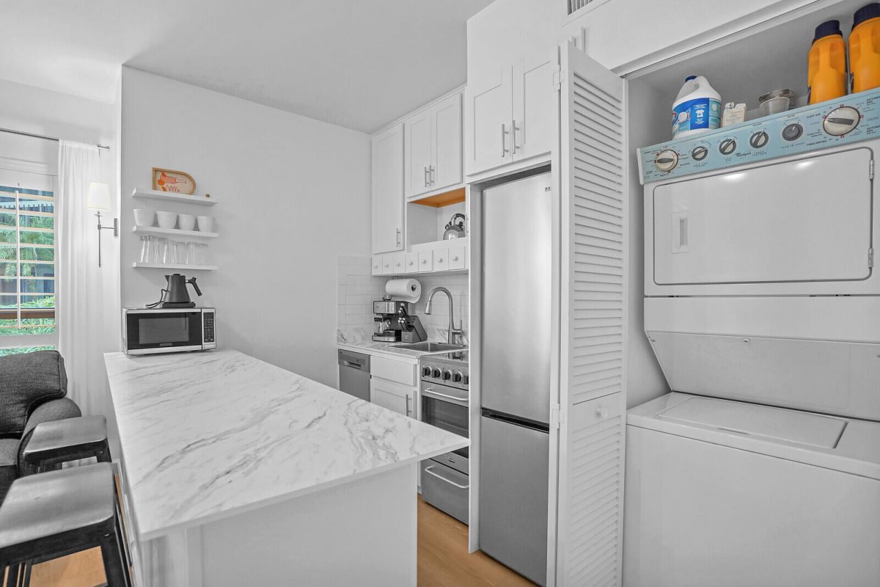 11863 Wimbledon Circle, Unit 423, Wellington, FL 33414 Photo
