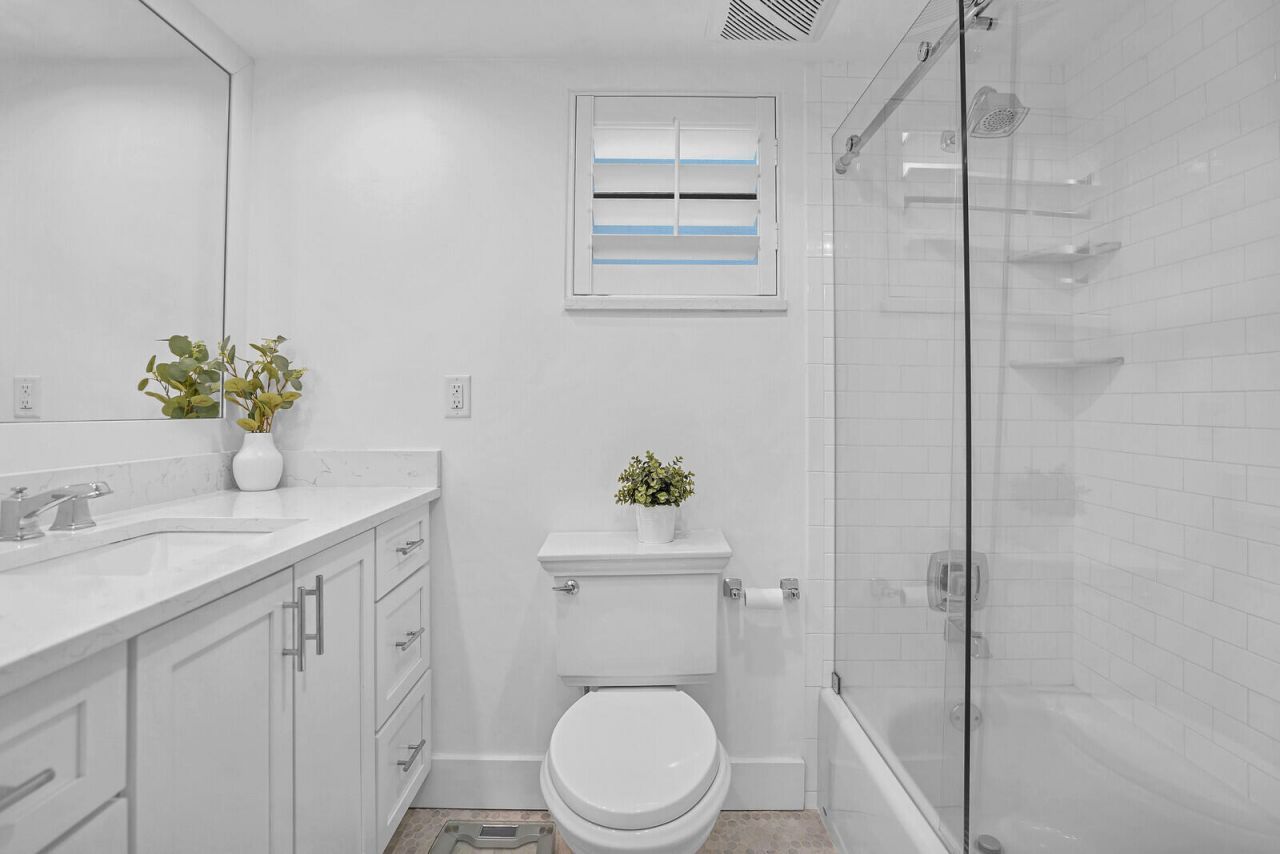 11863 Wimbledon Circle, Unit 423, Wellington, FL 33414 Photo