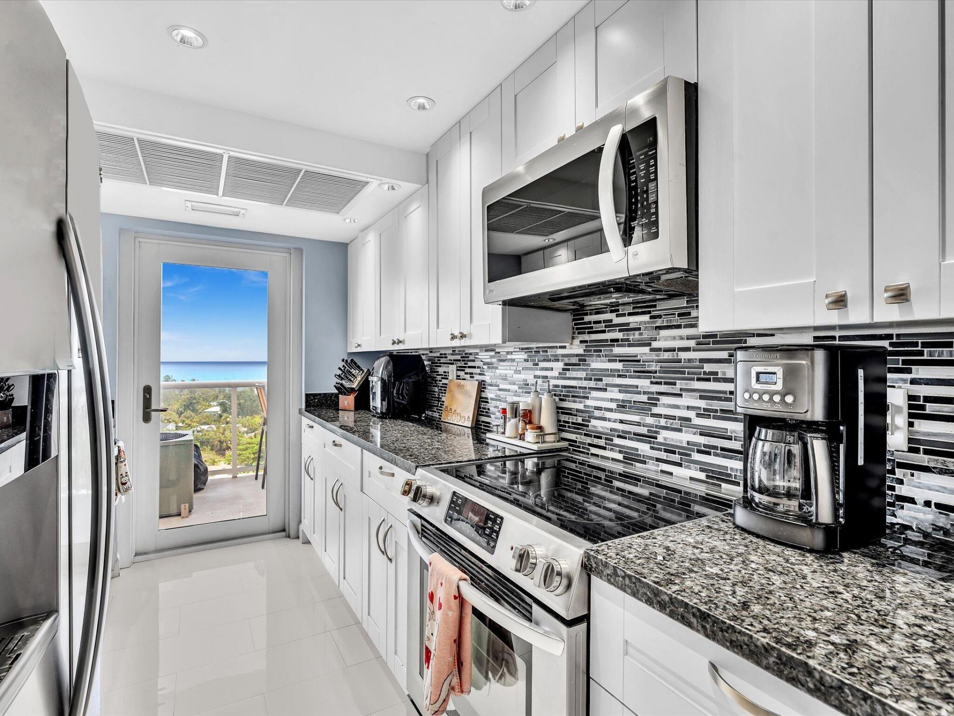 2841 N Ocean Boulevard, Unit 1102, Fort Lauderdale, FL 33308 Photo