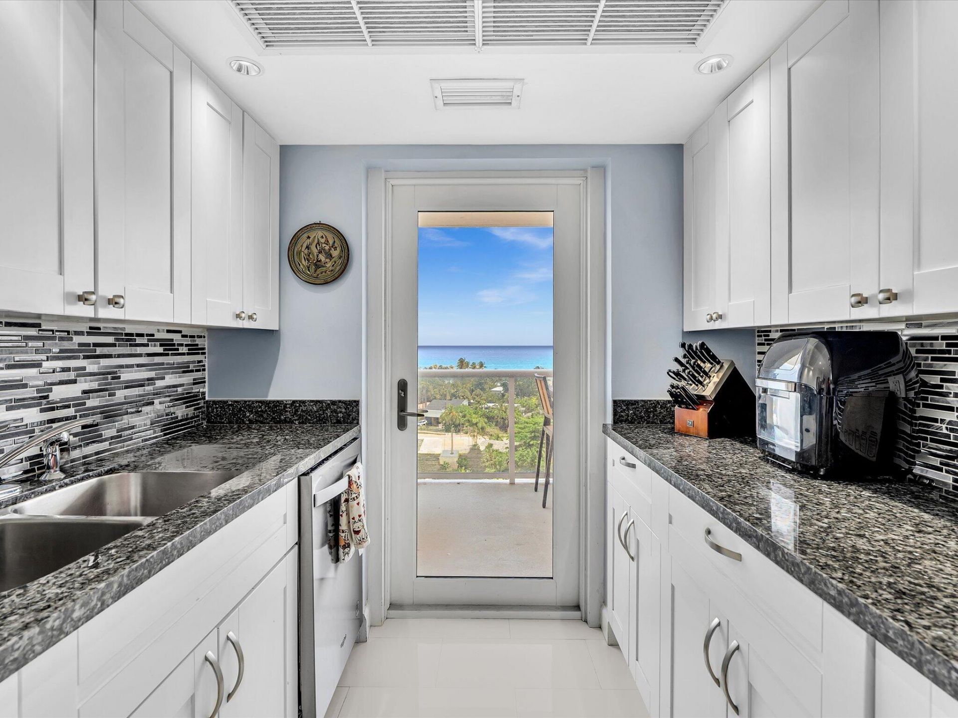 2841 N Ocean Boulevard, Unit 1102, Fort Lauderdale, FL 33308 Photo
