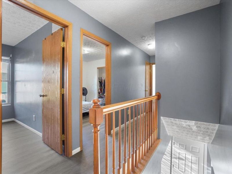 1390 Gray Meadow Drive, Columbus, OH 43223 Photo 7