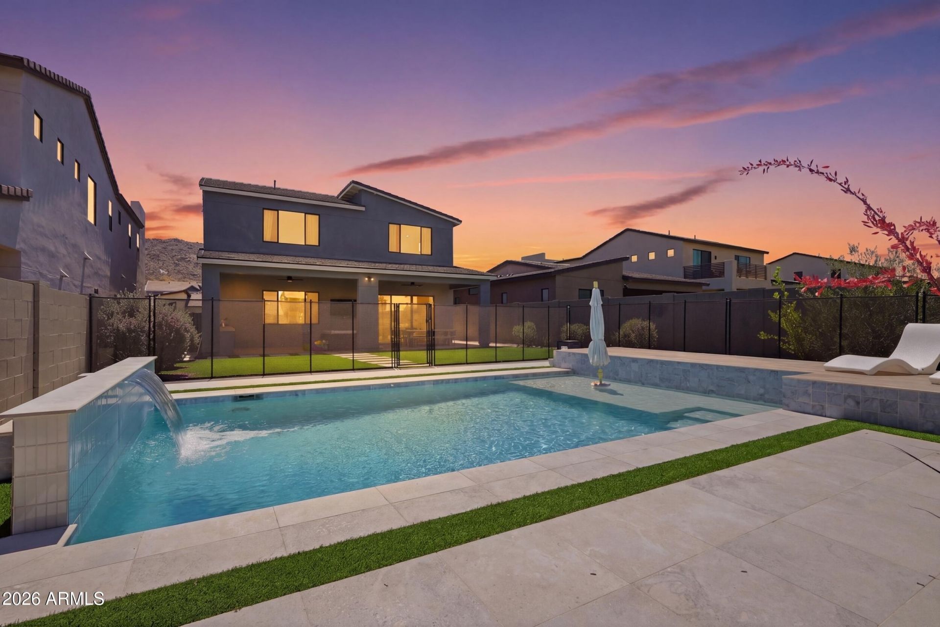 822 E HOPI Trail Phoenix, AZ 85042