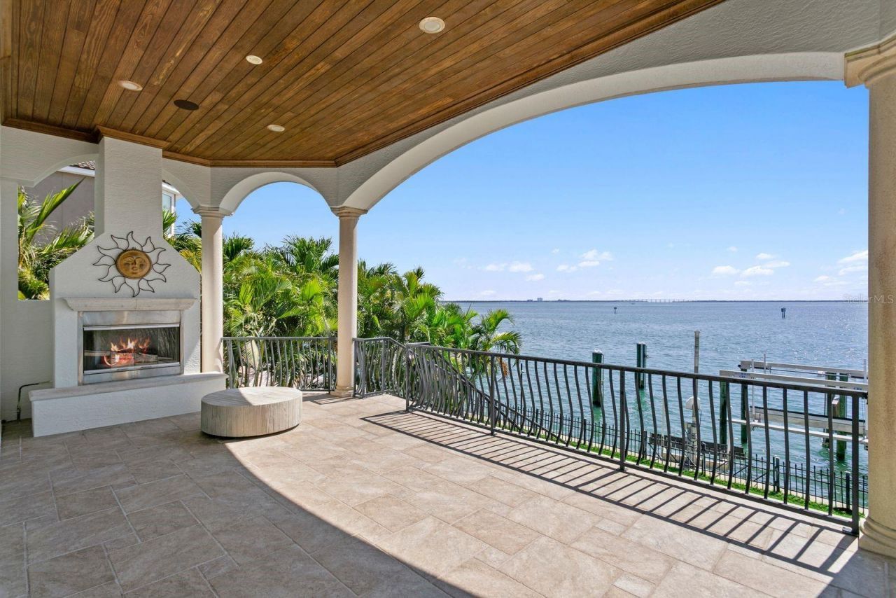 611 1st Avenue S, Tierra Verde, FL 33715 Photo