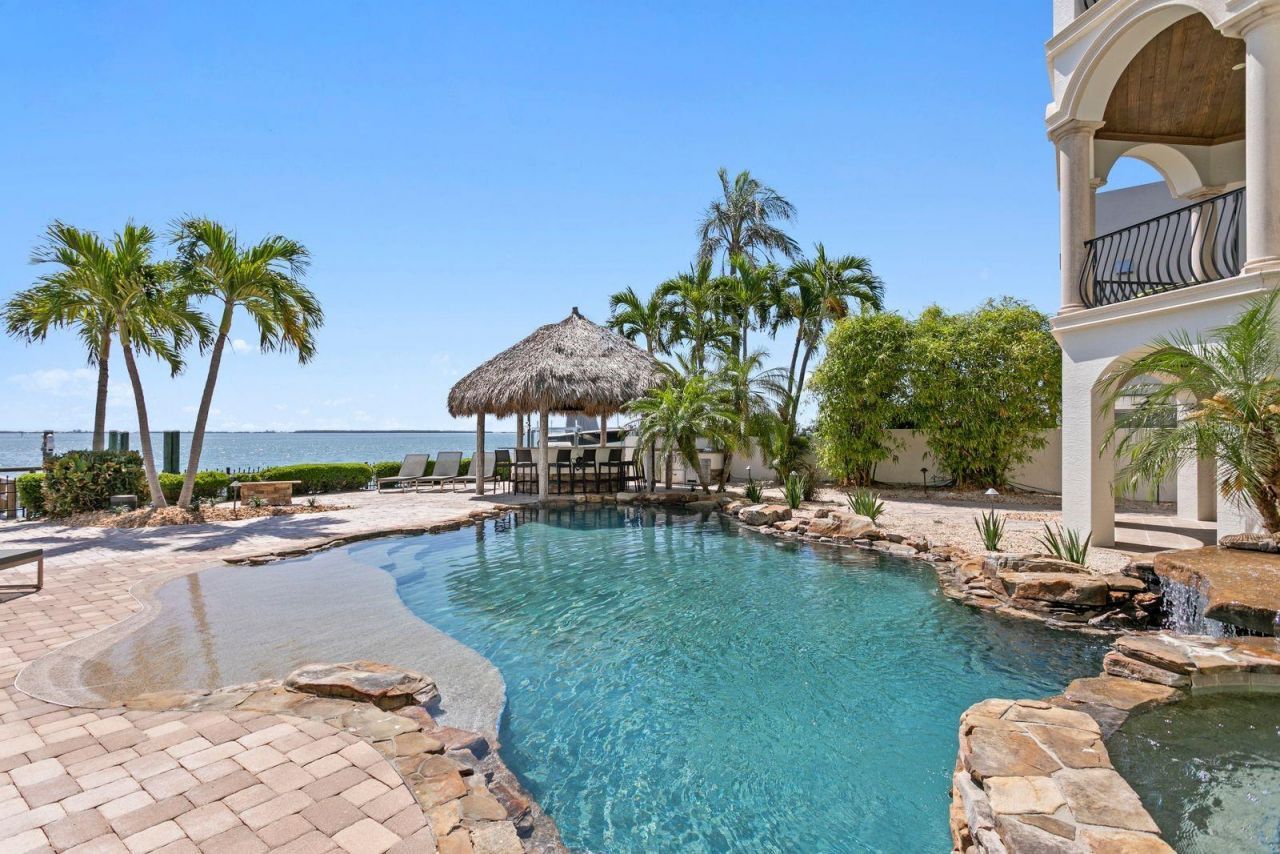 611 1st Avenue S, Tierra Verde, FL 33715 Photo