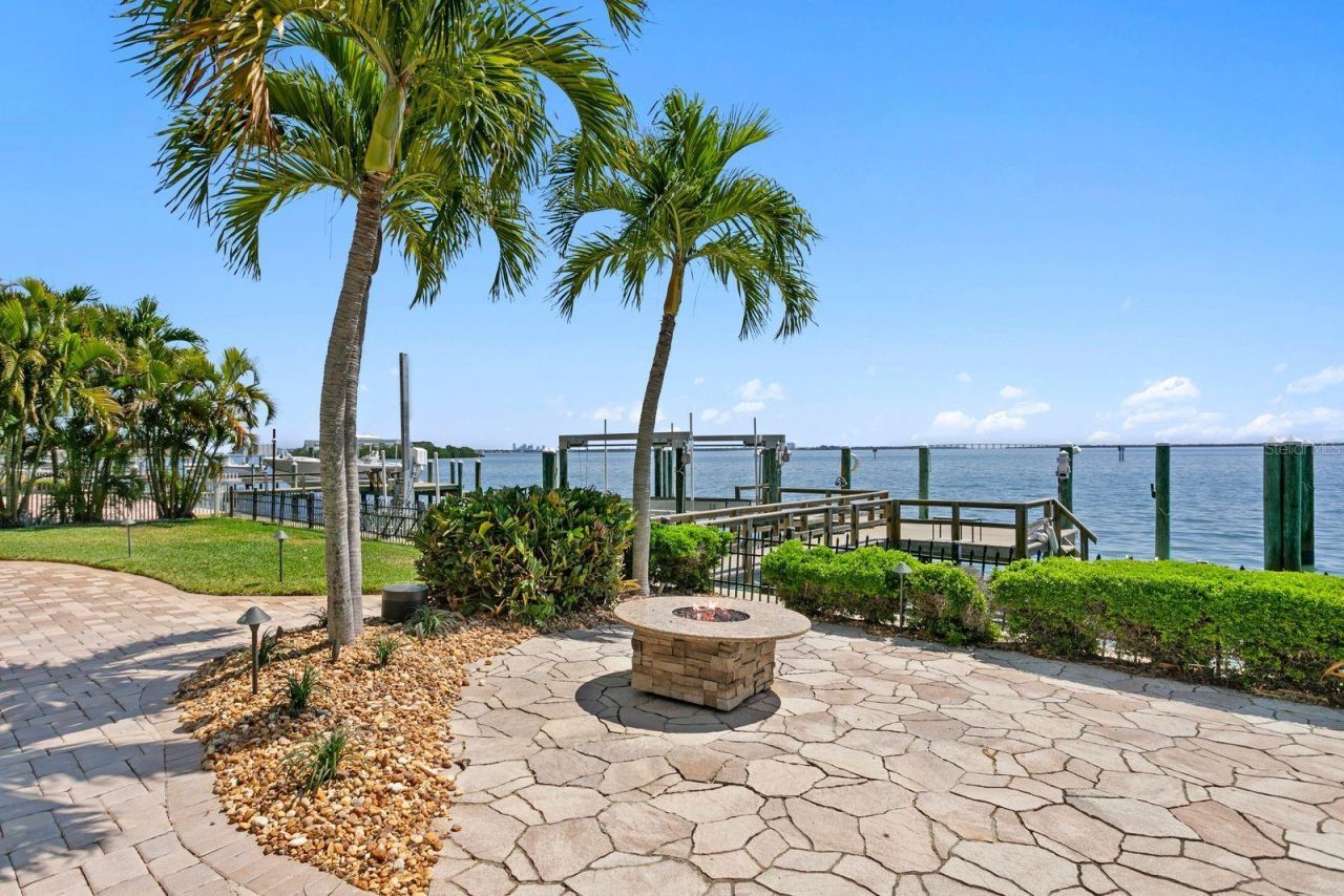 611 1st Avenue S, Tierra Verde, FL 33715 Photo