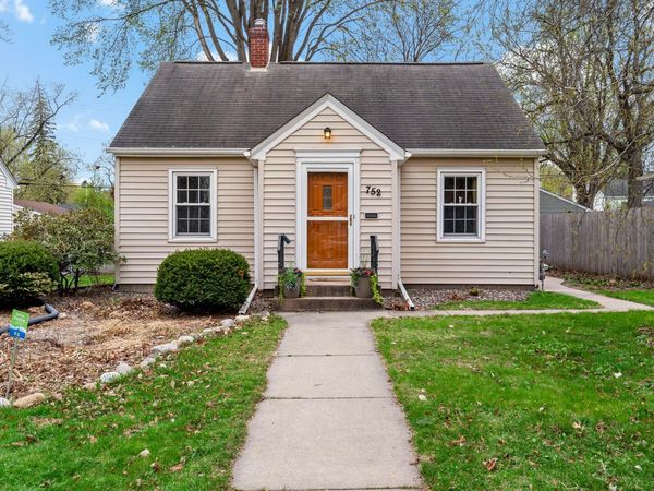 752 Hoyt Avenue W, Saint Paul, MN 55117