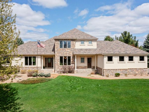 411 Emerald Lane , Mahtomedi, MN 55115