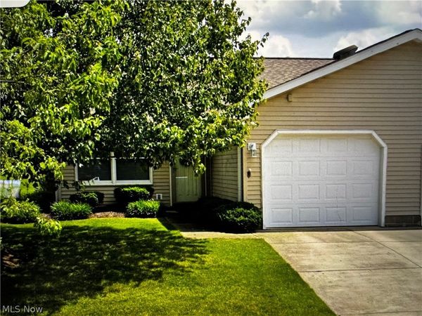 249 W Heatherwood Drive , Barberton, OH 44203