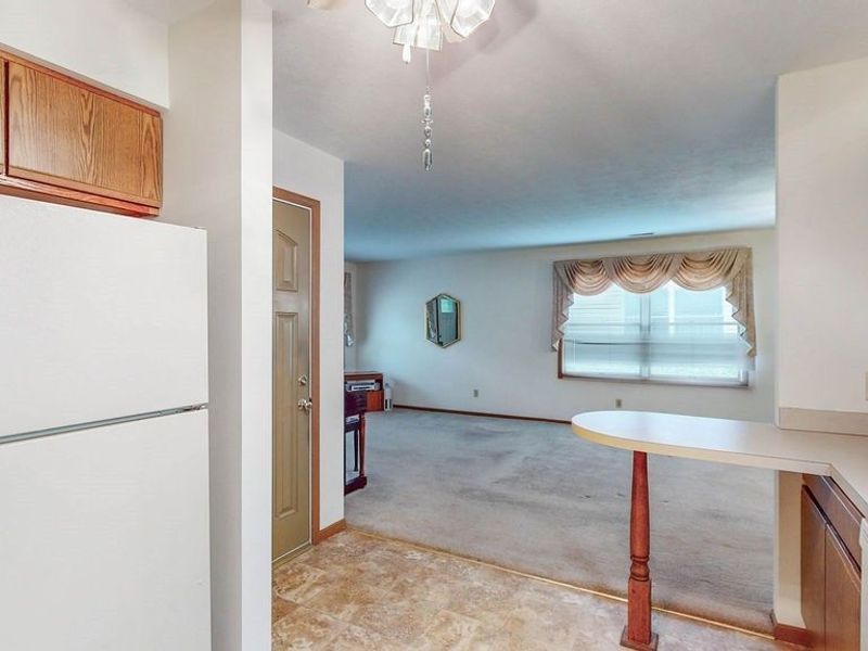 249 W Heatherwood Drive, Barberton, OH 44203 Photo 13