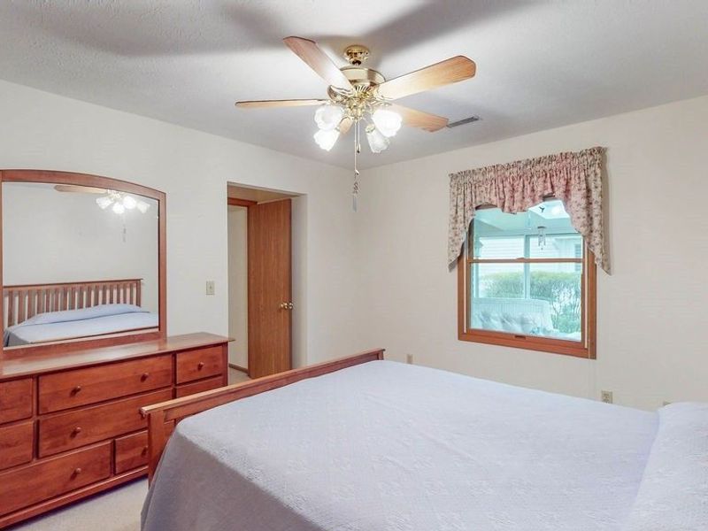 249 W Heatherwood Drive, Barberton, OH 44203 Photo 18