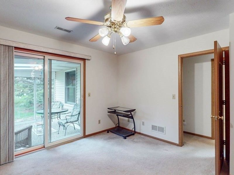249 W Heatherwood Drive, Barberton, OH 44203 Photo 22