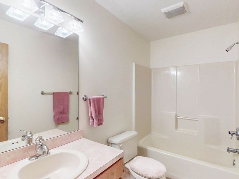 249 W Heatherwood Drive, Barberton, OH 44203 Photo 25