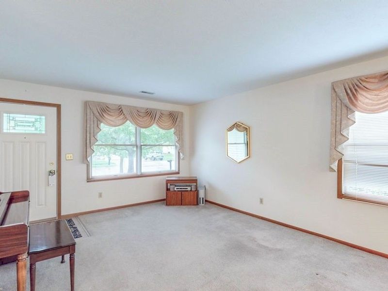 249 W Heatherwood Drive, Barberton, OH 44203 Photo 5
