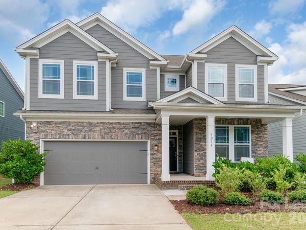 1016 Burton Point Court, Waxhaw, NC 28173