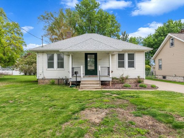 2423 29th Street , Rock Island, IL 61201