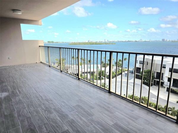 1800 NE 114th St , Unit 706, Miami, FL 33181
