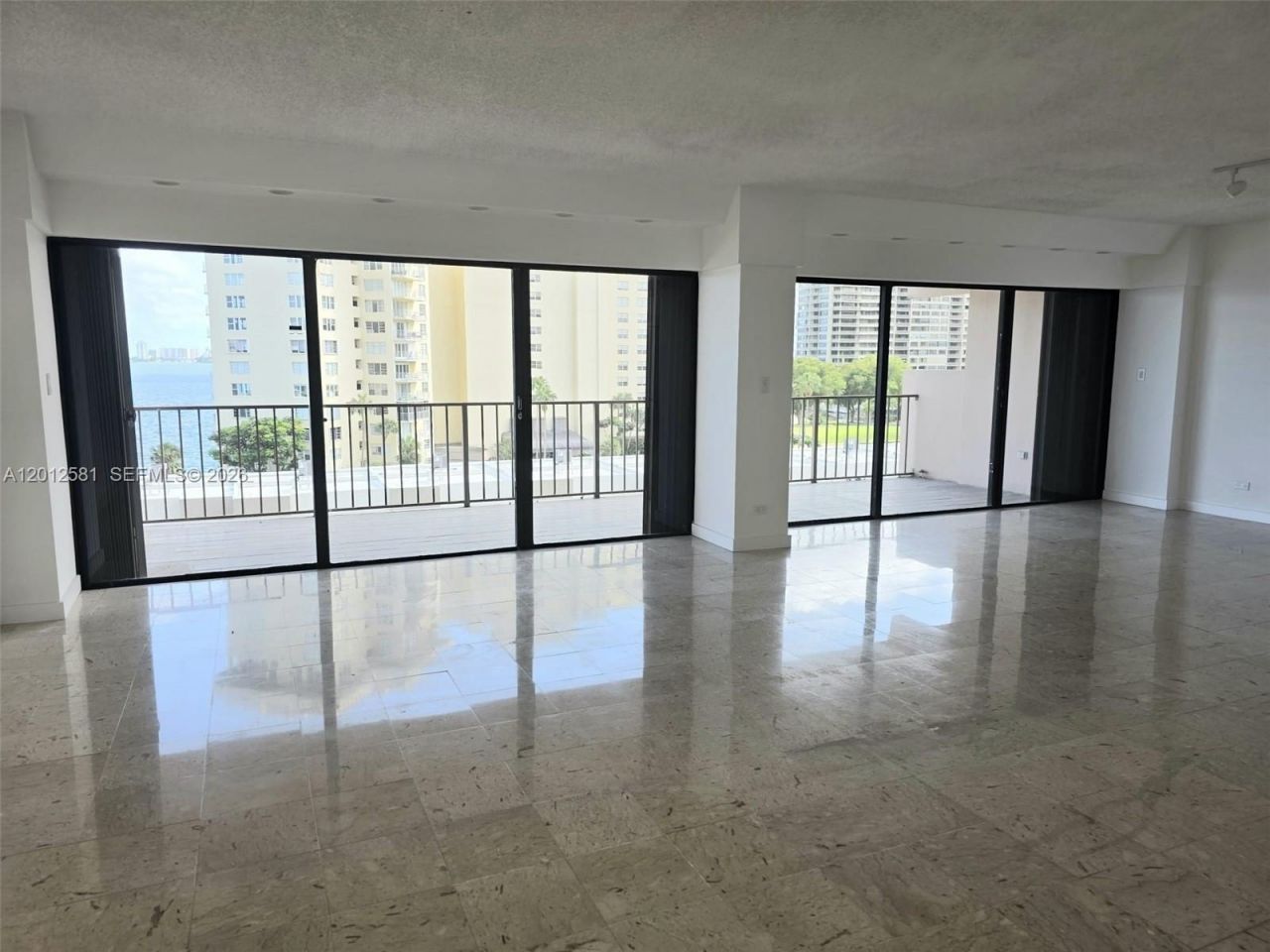 1800 NE 114th St , Unit 706, Miami, FL 33181 Photo