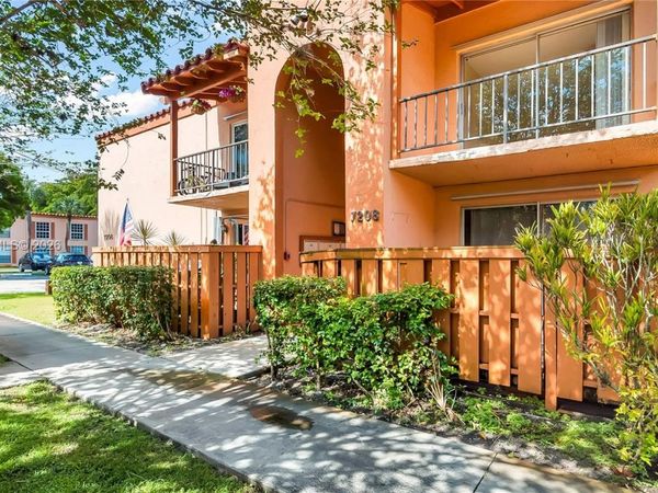 7208 Fairway Dr , Unit I9, Miami Lakes, FL 33014