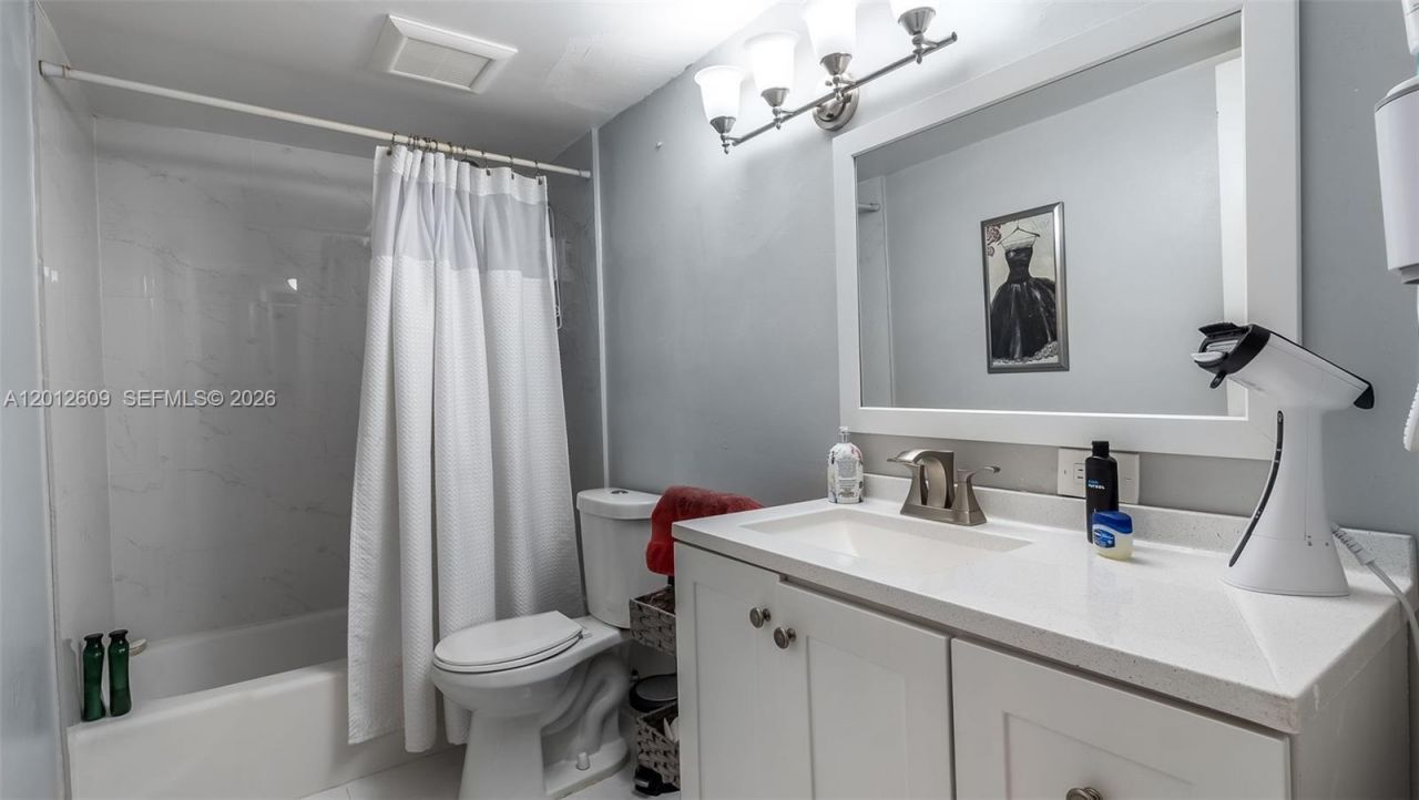 7208 Fairway Dr, Unit I9, Miami Lakes, FL 33014 Photo