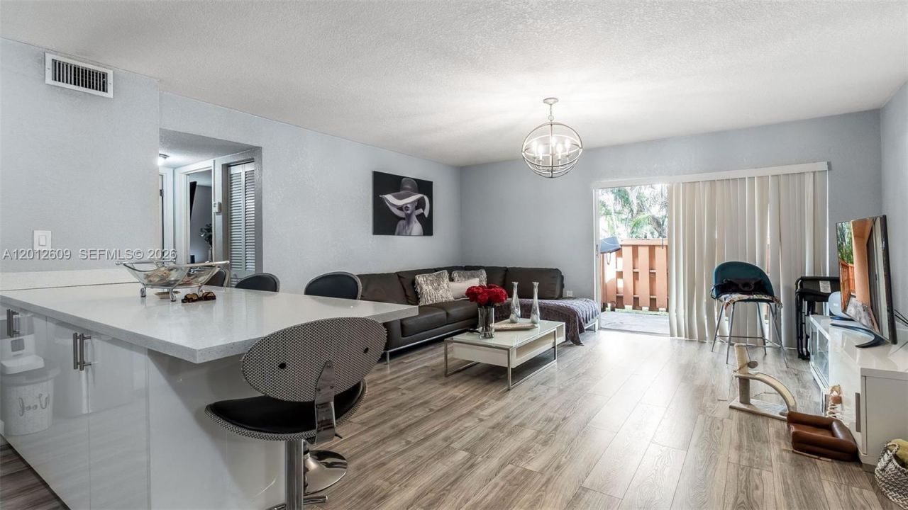7208 Fairway Dr, Unit I9, Miami Lakes, FL 33014 Photo