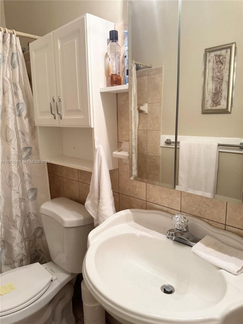 900 Atlantic Shores Blvd , Unit 220, Hallandale Beach, FL 33009 Photo
