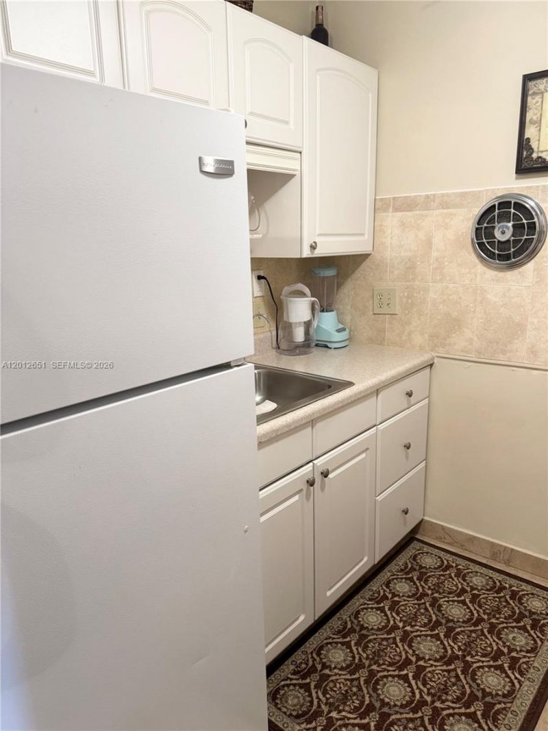 900 Atlantic Shores Blvd , Unit 220, Hallandale Beach, FL 33009 Photo