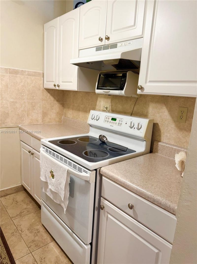 900 Atlantic Shores Blvd , Unit 220, Hallandale Beach, FL 33009 Photo