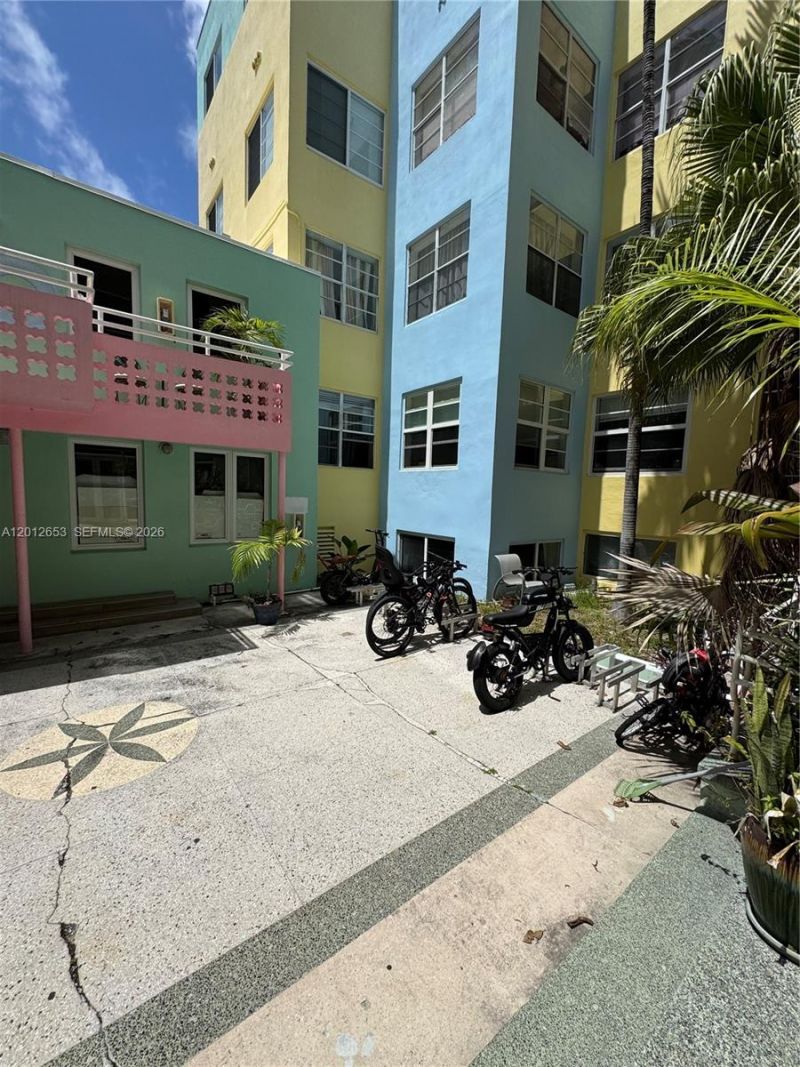 1460 Ocean Dr, Unit 208, Miami Beach, FL 33139 Photo
