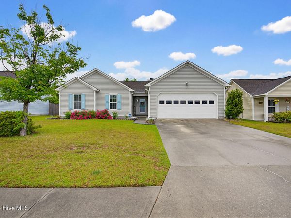 208 Red Carnation Drive , Holly Ridge, NC 28445