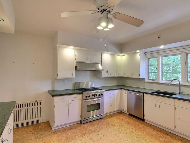 19001 Shelburne Road, Shaker Heights, OH 44118 Photo 9