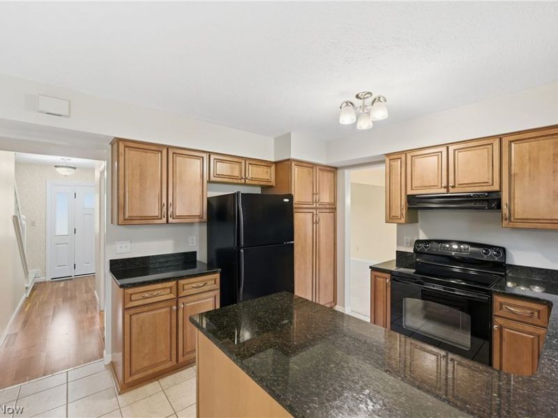 24795 Framingham Drive, Westlake, OH 44145 Photo 18