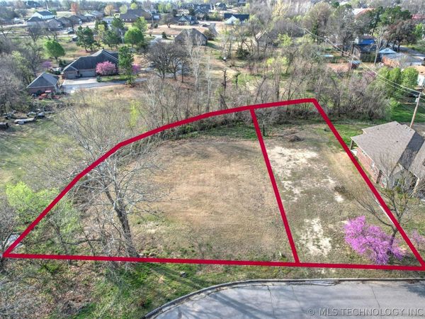 103 Woodview Lane , Sapulpa, OK 74066