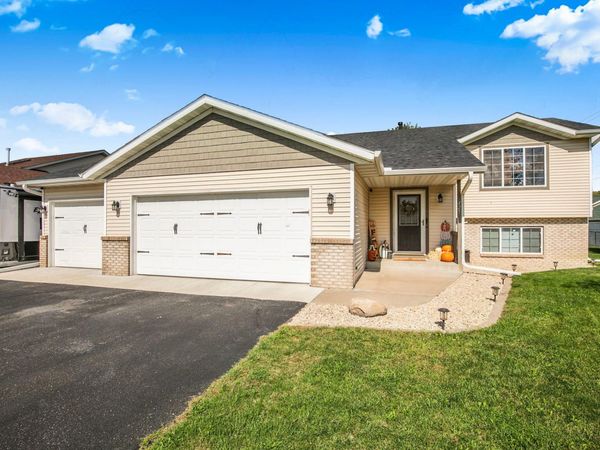 425 3rd Street S, Sartell, MN 56377