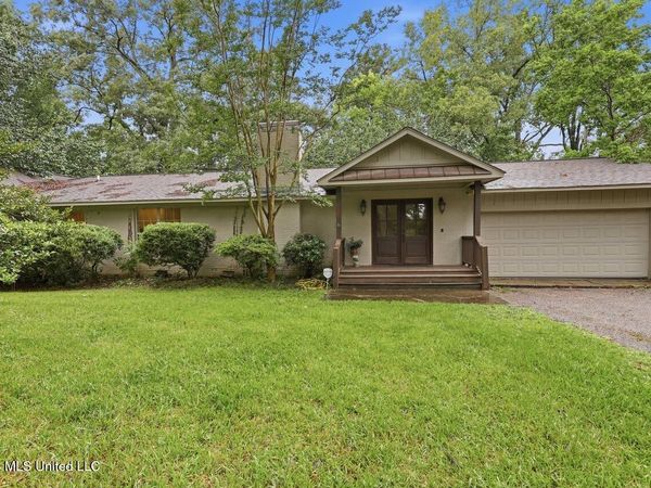 137 Lakeview Drive, Madison, MS 39110