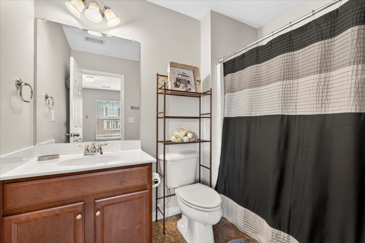 112 Hemingway Photo 17