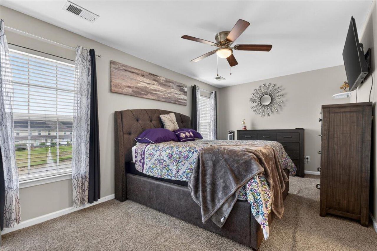 112 Hemingway Photo 18