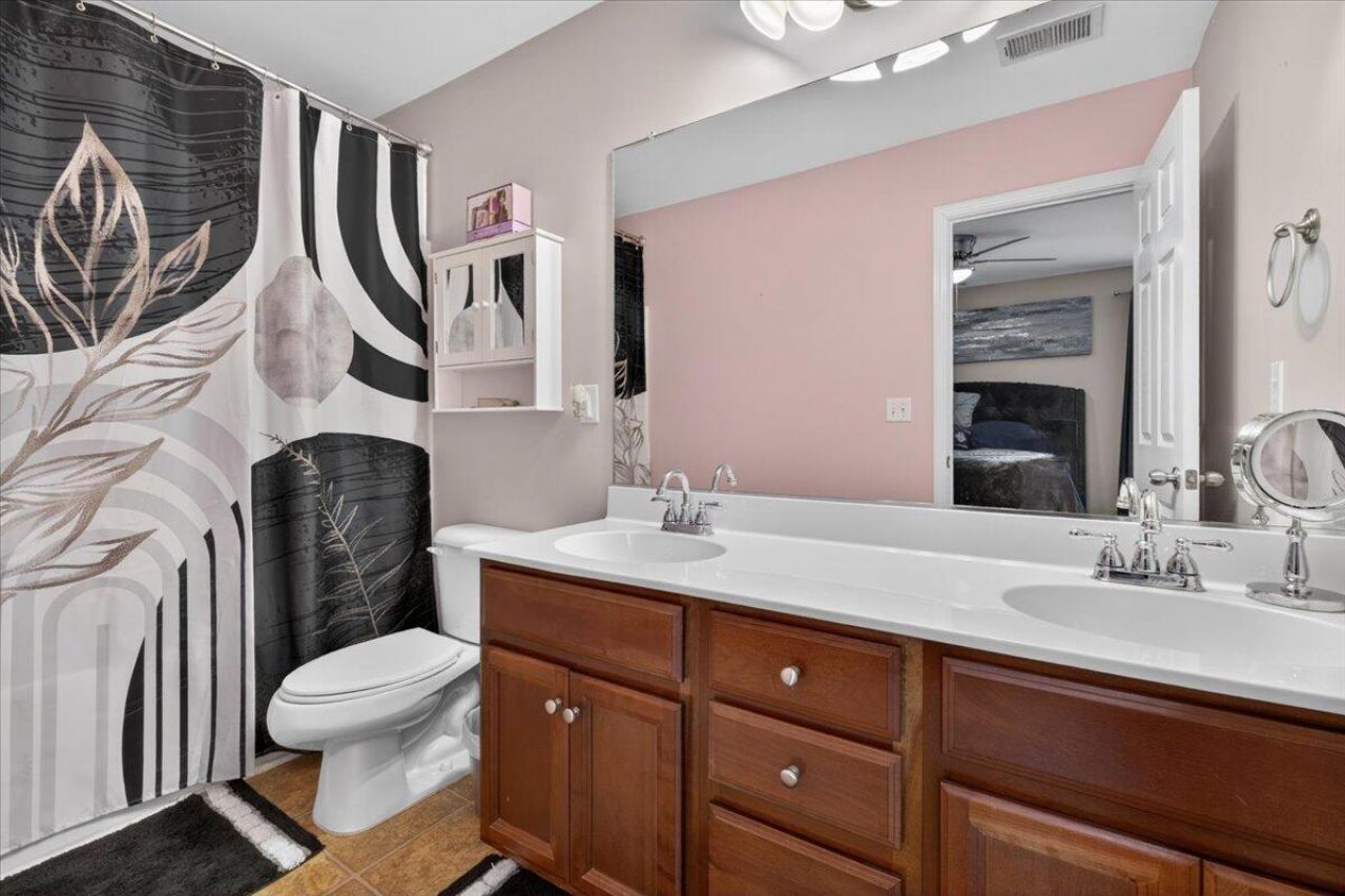 112 Hemingway Photo 20