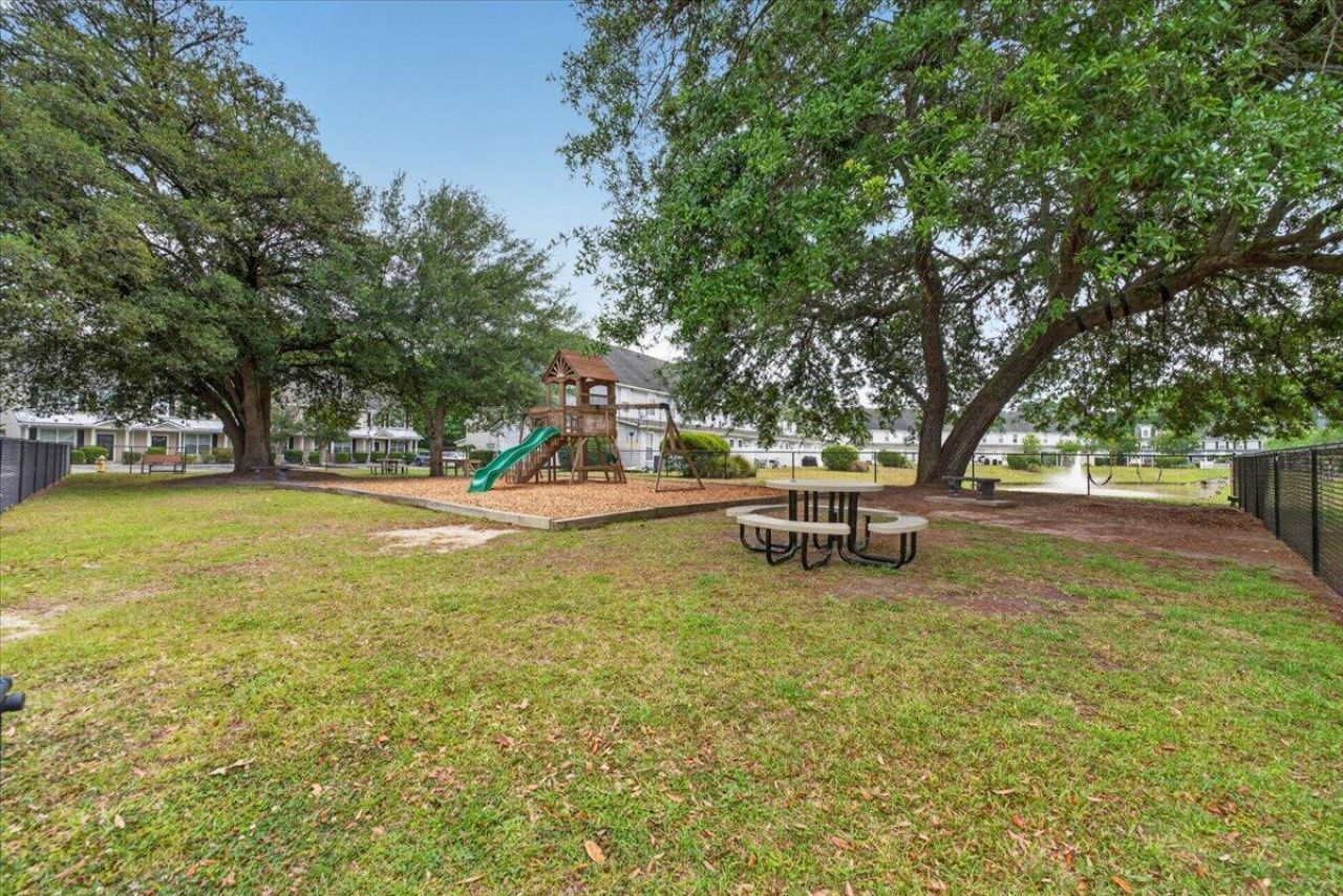 112 Hemingway Photo 25