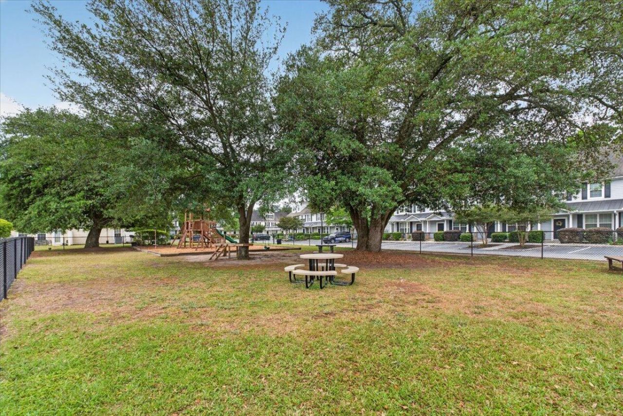 112 Hemingway Photo 27