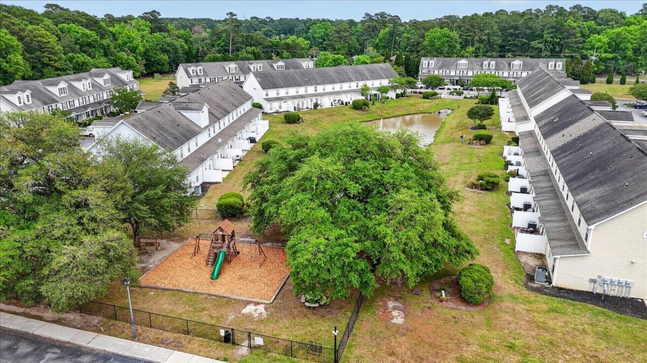 112 Hemingway Photo 29