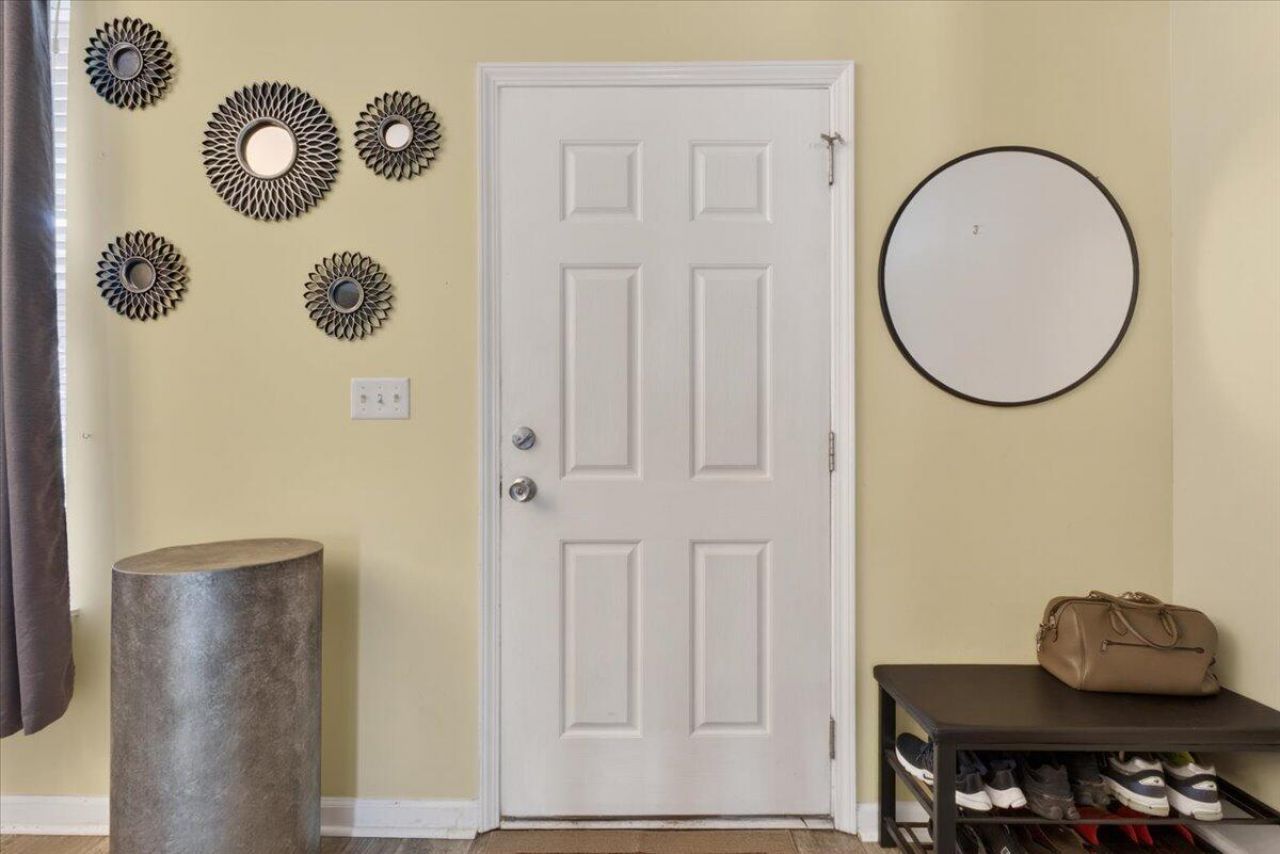 112 Hemingway Photo 4