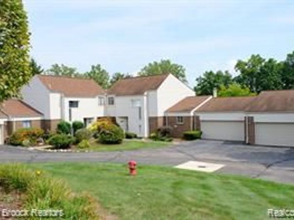 5305 FAIRWAY LN, West Bloomfield Twp, MI 48323