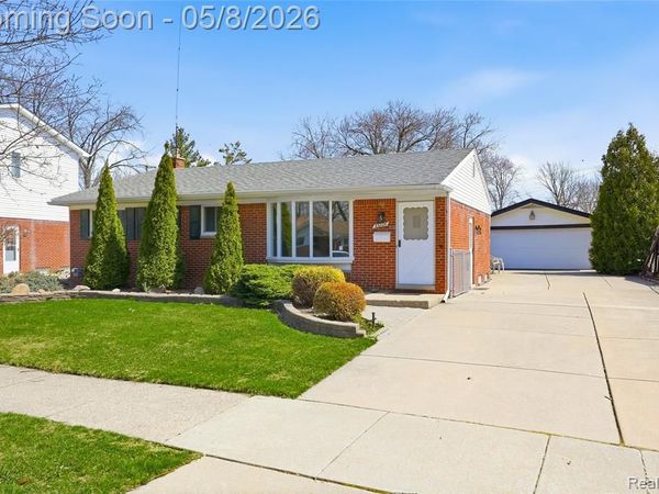 33226 Vista Way, Fraser, MI 48026