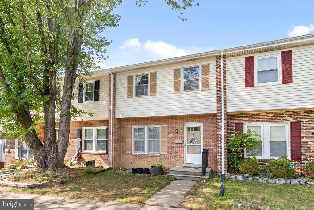 202 Overlook Court, Fredericksburg, VA 22405 Main Photo